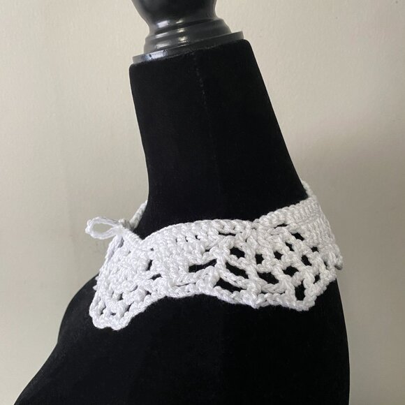 Handmade Crochet White Cotton Small Collar Neckwear Accessory - Picture 3 of 6